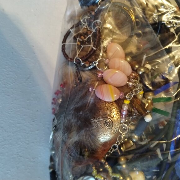 Mixed jewelry for crafting - Picture 3 of 3